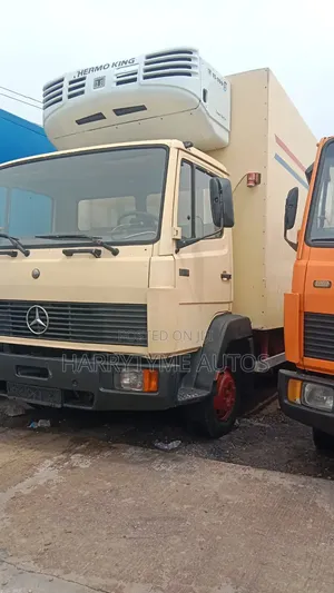 Mercedes Benz 814 Truck