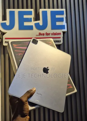 Apple iPad Pro 12.9 (2022) 128 GB Gray