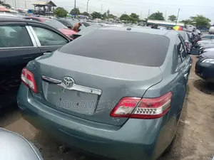 Toyota Camry LE 4dr Sedan (2.5L 4cyl 6A) 2011 Green