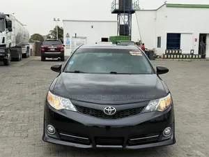 Toyota Camry SE 4dr Sedan (2.5L 4cyl 6A) 2013 Black