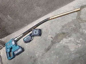 Cordless Concrete Vibrator Machine With Extra Batteries