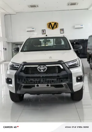 New Toyota Hilux 2025 White
