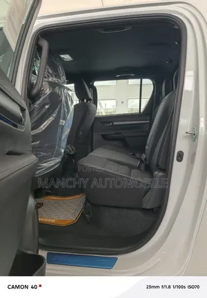 New Toyota Hilux 2025 White
