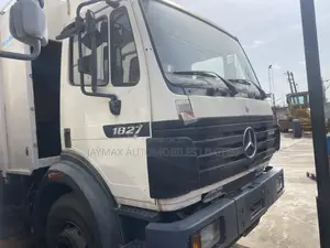 Mercedes Benz Garbage Compactor