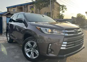 Toyota Highlander Limited Platinum 4x4 V6 (3.5L 6cyl 8A) 2018 Gray