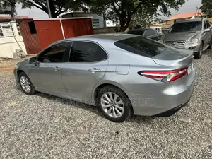 Toyota Camry L FWD (2.5L 4cyl 8AM) 2018 Silver
