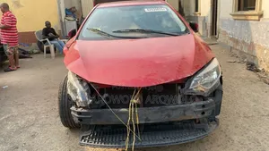 Toyota Corolla 2015 Red