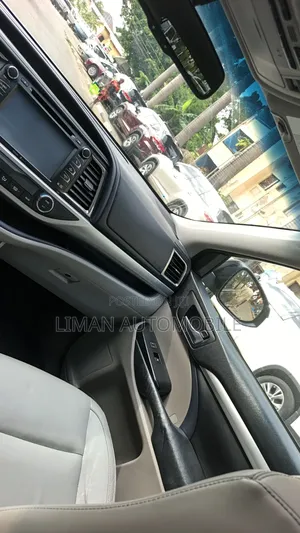 Toyota Highlander XLE 4x4 V6 (3.5L 6cyl 8A) 2018 Gray