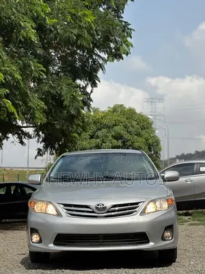 Toyota Corolla LE 4dr Sedan (1.8L 4cyl 4A) 2013 Silver