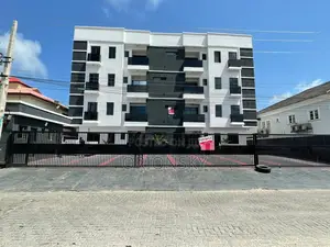 3bdrm Apartment in Lekki for sale