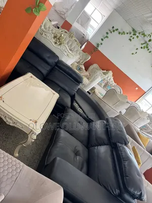 Classic Modern L-Shape in Leather Sofa