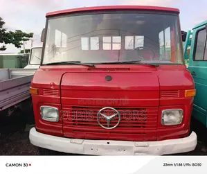 Mercedes 608 Pickup Long Chassis Red Color / 6 Tires and 6 Boat