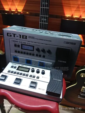 Original Boss Gt-1b Bass Guitar Effect Pedal Sliver Colour