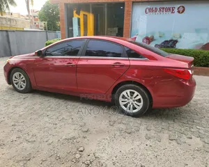 Hyundai Sonata SE Sedan FWD (2.4L 4cyl 6A) 2013 Red