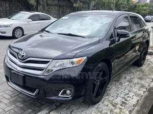 Toyota Venza XLE 4dr Wagon AWD (2.7L 4cyl 6A) 2014 Black