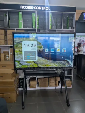 Smart Interactive Board – Digital Display for Meetings Learning