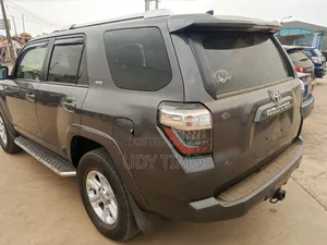 Toyota 4-Runner SR5 Premium 4dr 4x2 (4.0L 6cyl 5A) 2016 Gray