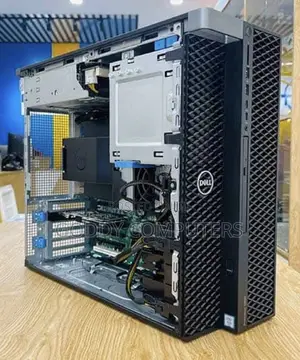 Desktop Computer Dell Precision 5820 64GB Intel Xeon SSD 512GB