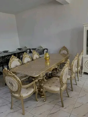 Executive Wooden Royal Dining Table With Chairs