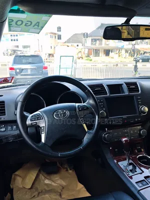 Toyota Highlander Limited 2012