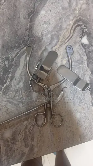 Millin Bladder Retractor