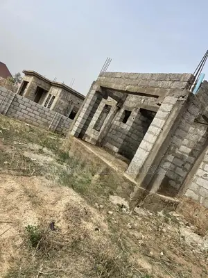 4bdrm Duplex in Lugbe District. for sale