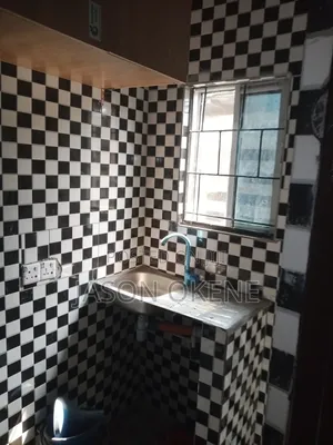 1bdrm Block of Flats in Senorjasonph, Port-Harcourt for rent