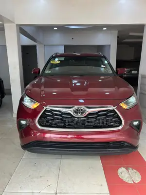 Toyota Highlander XLE 2021 Red