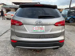 Hyundai Santa Fe GLS 4dr SUV (3.3L 6cyl 6A) 2014 Brown