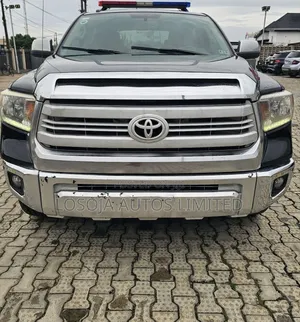 Toyota Tundra Platinum 4dr CrewMax SB (5.7L 8cyl 6A) 2014 Black