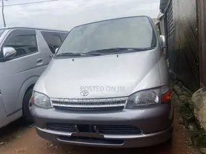 Toyota HiAce 2004 Silver