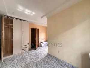 4bdrm Townhouse / Terrace in Osapa london for rent
