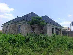 4bdrm Bungalow in Akobo for sale