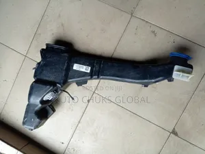 Mercedes Benz Gle Water Reservoir / Wiper Can 2021