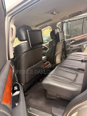 Lexus LX 570 AWD 2019 Silver