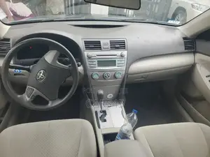 Toyota Camry LE 4dr Sedan (2.4L 4cyl 5A) 2009 Green