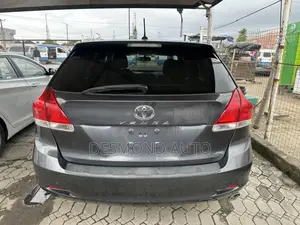 Toyota Venza AWD 2010 Gray