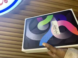 Apple iPad Air (2022) 256 GB Gray