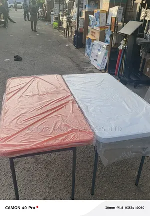4ft Table for Homes and Restaurant