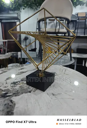 Classic Design Cubic Artifact