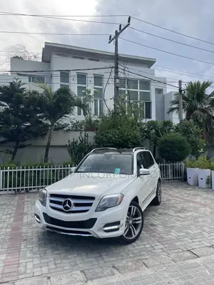 Mercedes-Benz GLK-Class Base GLK 350 4dr AWD 4MATIC (3.5L 6cyl 7A) 2015