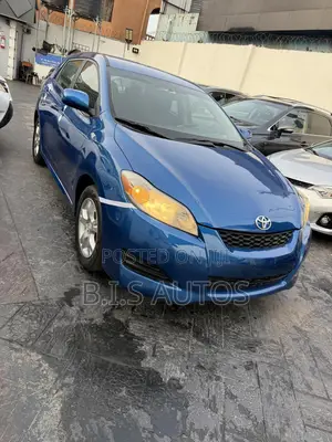 Toyota Matrix S Hatchback FWD (2.4L 4cyl 5A) 2010 Blue