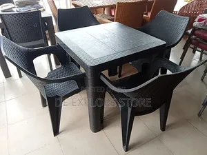 Outdoor Plastic Chair and Table