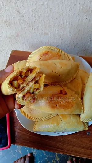 Best Owerri Cakes,Chops,Chin_chin(Confectionaries)