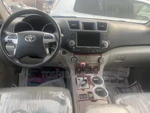 Toyota Highlander Limited 2012 Gray