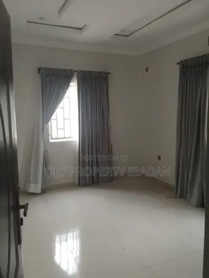 2bdrm Penthouse in Alalubosa Gra, Iyanganku for rent