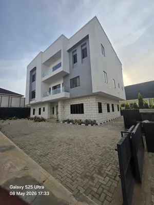 7 Bedrooms Detached Mansion