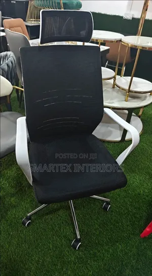 Classic Mesh Swivel Office Chair
