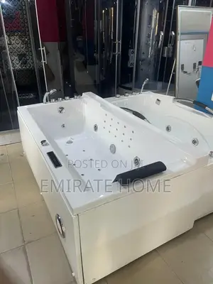 Single England Jacuzzi With Bluetooth Speaker and Jet