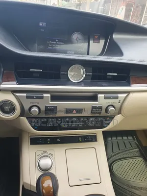 Lexus ES 2014 Red